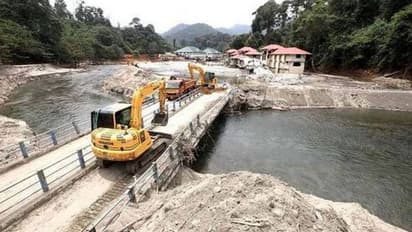 തർക്കത്തിന് പരിഹാരം: പമ്പയിലെ മണൽ നീക്കുന്നു, ദേവസ്വത്തിന്റെ നിർമ്മാണ ആവശ്യത്തിന് സംഭരിക്കും