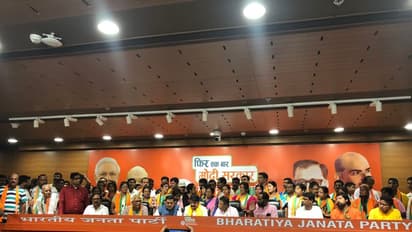 भाजपा की बंगाल में बड़ी सियासी सेंध, तीन विधायक और 50 पार्षद पार्टी में शामिल