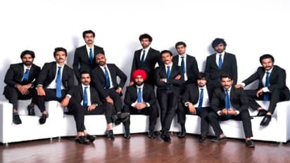 রণবীর লন্ডন যাচ্ছেন বিশ্বকাপ জিততে! শেয়ার করলেন '৮৩'-র পুরো টিমের ছবি