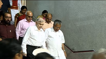 ആതിഥേയനായി പിണറായി വിജയൻ; കക്ഷി രാഷ്ട്രീയം മറന്ന് ഇഫ്താര്‍ സംഗമത്തിൽ ഒത്തുകൂടി നേതാക്കൾ