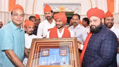 కడప అమీన్ దర్గాలో వైయస్ జగన్ ప్రత్యేక ప్రార్థనలు (ఫొటోలు)