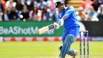 বাংলাদেশেরও ফিল্ডিং সাজালেন, আর কী কী করবেন ধোনি! দেখুন ভাইরাল হওয়া ভিডিও