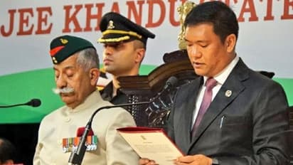 రెండోసారి సీఎం ప్రమాణం చేసిన పెమా ఖండూ