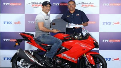 ధోని గ్యారేజ్ లోకి మరో బైక్...ప్రత్యేకత ఏంటో తెలుసా?