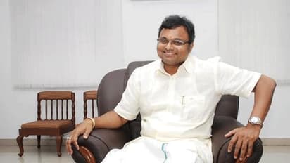 சசிகலா வெளியே வந்ததும் அதிமுகவுக்கு தலைமை ஏற்பார்... கொளுத்தி போட்ட கார்த்தி சிதம்பரம்..!