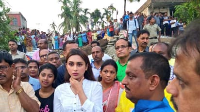 শপথ গ্রহণের আগেই এলাকা পরিদর্শনে সাংসদ, স্থানীয়দের সঙ্গে কথা বললেন মিমি