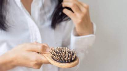 മുടികൊഴിച്ചിൽ കുറയ്ക്കാൻ ഇതാ മൂന്ന് ഈസി ടിപ്സ്