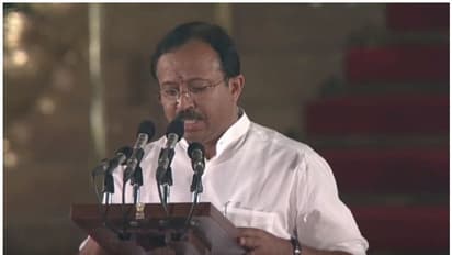 വി മുരളീധരൻ വിദേശകാര്യ, പാർലമെന്ററി വകുപ്പുകളിൽ സഹമന്ത്രി