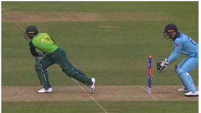 ഭാഗ്യദേവത കനിഞ്ഞു; പുറത്താകലില് നിന്ന് തലനാരിഴയ്ക്ക് രക്ഷപെട്ട് ഡികോക്ക്- വീഡിയോ