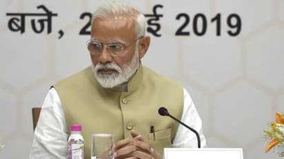 ಮೊದಲ ದಿನವೇ ಮೋದಿ ಸರ್ಕಾರಕ್ಕೆ ಎರಡು ಶಾಕ್ !