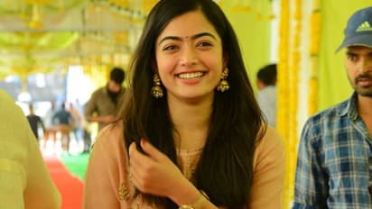 మహేష్ సినిమాకి డేట్స్ లేవని చెప్పిందట!