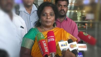 రంగంలోకి తమిళిసై: కేసీఆర్ కు ప్రజా దర్బార్ సవాల్