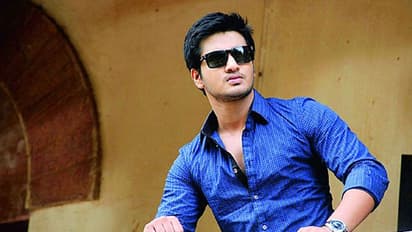 నష్టానికి తోసేద్దామన్నా నిఖిల్ ఒప్పుకోవటం లేదట !