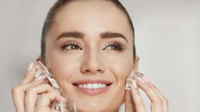 Ice Cube On Face :  മുഖം സുന്ദരമാകാൻ ഐസ് ക്യൂബ് മസാജ്; ചെയ്യേണ്ട വിധം