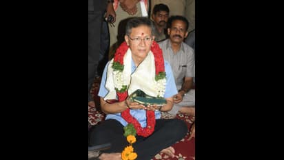 డీజీపీ దుర్గమ్మ దర్శన దృశ్యాలు