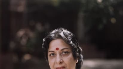 স্মৃতি কোনওদিন মলিন হয় না, নার্গিসের জন্মদিনে লিখলেন সঞ্জয় দত্ত