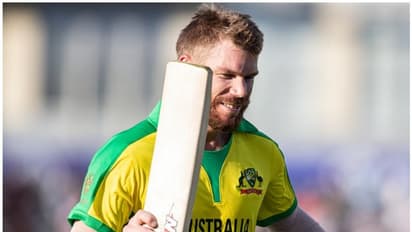 ಡೇಂಜರ್: ಬ್ಯಾಟ್‌ ಸೆನ್ಸರ್‌ ಬಳಸುತ್ತಿದ್ದಾರೆ ವಾರ್ನರ್‌..!