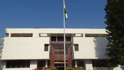 ఇస్లామాబాద్లో భారత్ ఇఫ్తార్ విందు, గెస్ట్లకు పాక్ వేధింపులు