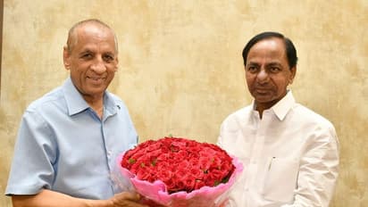 నరసింహన్ కు ఆత్మీయ వీడ్కోలు: భావోద్వేగానికి గురైన కేసీఆర్