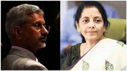 இந்தி திணிப்பு... தமிழில் ட்விட் போட்டு அசத்திய மத்திய அமைச்சர்கள்..!