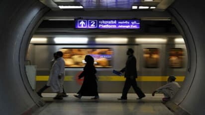 বিনা পয়সায় মেট্রো চড়বেন মহিলারা, দিল্লিতে তৎপর আপ সরকার