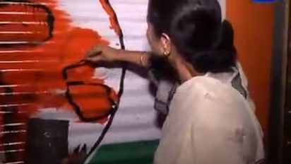 Mamata draws Trinamool symbol on BJP office, claims it belonged to her