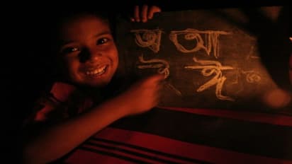 হিন্দি কি সত্যিই আমাদের রাষ্ট্রভাষা, জেনে নিন আসল সত্য