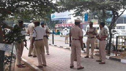 দেওয়ালে প্রস্রাবে বাধা, মাথায় সিমেন্টের চাঁই ভেঙে খুন করা হল যুবককে