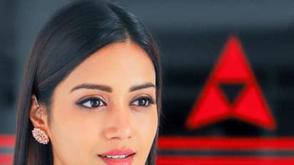 நடிகை நிவேதா பெத்துராஜுக்கு இருந்த பயங்கரமான கெட்ட பழக்கம்! சொன்னதை கேட்டு ஷாக்கான ரசிகர்கள்!