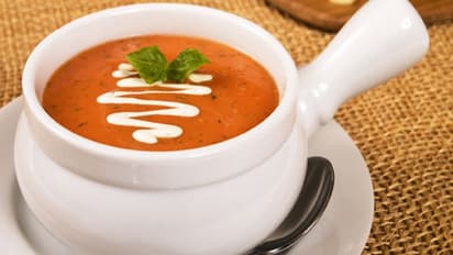 ചൂടൻ 'ടൊമാറ്റോ ക്രീം സൂപ്പ്' തയ്യാറാക്കാം