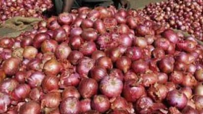 ಬೆಲೆ ಏರಿಕೆಯಿಂದ ಕಣ್ಣೀರು ತರಿಸಲಿದೆ ಈರುಳ್ಳಿ