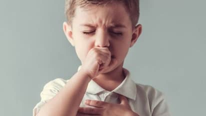 ঠান্ডা লেগে বুকে কফ জমেছে, কীভাবে সুরক্ষিত রাখবেন শিশুকে, রইল অব্যর্থ টোটকা