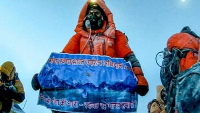 ಗಂಗಾಜಲ ಹೊತ್ತು ಎವರೆಸ್ಟ್ ಏರಿದ ಐಎಎಸ್ ಅಧಿಕಾರಿ!