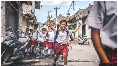 SSLC ಫಲಿತಾಂಶ ಹೆಚ್ಚಳಕ್ಕೆ ವಿಶೇಷ ಕಾರ್ಯಕ್ರಮ: ವಿದ್ಯಾರ್ಥಿಗಳ ಮನೆ ಮನೆಗೆ ತೆರಳಿ ಪಾಠ!