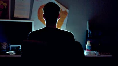 করোনা মোকাবিলায় নতুন উদ্যোগ, বিশ্বজুড়ে বিনামূল্য করা হল নিষিদ্ধ ছবি দেখা