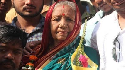 പ്രമീളാ ബസോയ്; അന്ന് അങ്കനവാടിയിലെ ആയ, ഇന്ന് എംപി, താരമാണ് ഈ അമ്മൂമ്മ..!