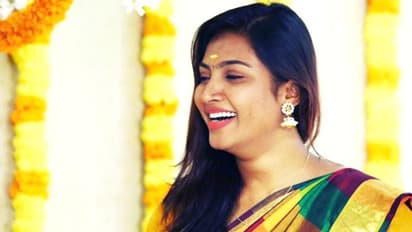 மைனா நந்தினிக்கு குழந்தை பிறந்தாச்சு... ஸ்பெஷல் போட்டோவுடன் வெளியான நல்ல செய்தி...!