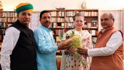 ಸೋನಿಯಾ ಗಾಂಧಿ ಭೇಟಿ ಮಾಡಿದ ಪ್ರಹ್ಲಾದ್ ಜೋಷಿ: ಕಾರಣವೇನು?