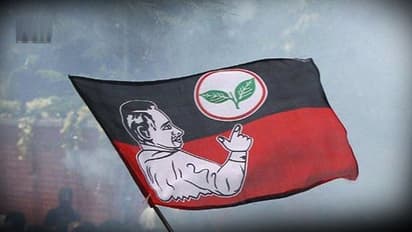 அதிமுக பிரமுகர் கடையில் வெடிகுண்டு வீச்சு..! 3 பேர் அதிரடி கைது..!