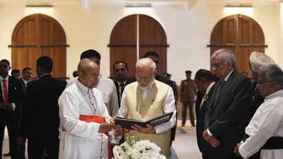 శ్రీలంక బాంబు పేలుళ్ల మృతులకు మోడీ నివాళులు