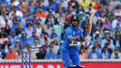 ವಿಶ್ವಕಪ್ 2019: ಧವನ್ ಭರ್ಜರಿ ಸೆಂಚುರಿ-ಆಸೀಸ್ಗೆ 353 ರನ್ ಗುರಿ