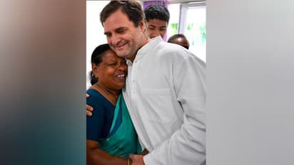 জন্মের সময়ে উপস্থিত ছিলেন এই নার্স, তাঁকে পেয়ে আবেগঘন মুহূর্তে রাহুল গান্ধী