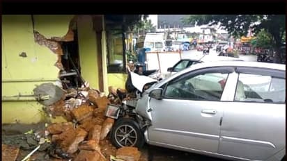 പെരുമ്പാവൂരിൽ നിയന്ത്രണം വിട്ട കാർ സ്കൂൾ ബസിലടക്കം ഇടിച്ച് ഒരാൾ മരിച്ചു