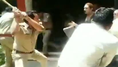 విడాకుల కేసు: కోర్టు ప్రాంగణంలో వియ్యంకుడిపై కానిస్టేబుల్ దాడి