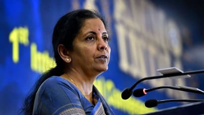 జగన్ ఆశలపై నీళ్లుచల్లిన తెలుగింటి కోడలు: హోదా ఇచ్చేది లేదన్న కేంద్రమంత్రి నిర్మలా సీతారామన్