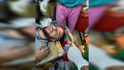 তাঁর আঘাতে গর্জে উঠেছে চিকিৎসক মহল, এখন কেমন আছেন পরিবাহ