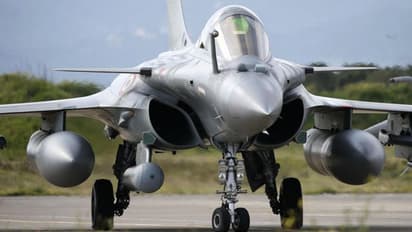 আর মাত্র দুই মাস, ভারতে আসতে চলেছে রাফাল বিমান