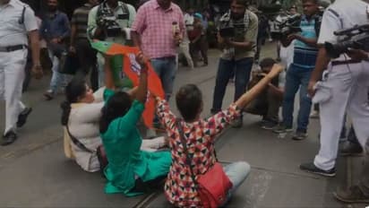 লালবাজারের গেটে জয় শ্রীরাম, পুলিশকে বোকা বানালেন তিন মহিলা বিজেপি সমর্থক