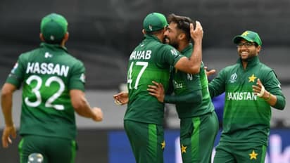 এবার এক ইনিংসেই 'দুই পাকিস্তান'-এর ভেলকি! ওয়ার্নারের শতরান, তবু নায়ক আমির