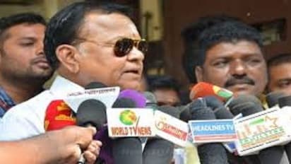 எடப்பாடியிடம் 7 கோடி ரூபாய் வாங்கிட்டு ஏமாற்றும் கருணாஸ் ! ராதாரவி திடுக் குற்றச்சாட்டு !!